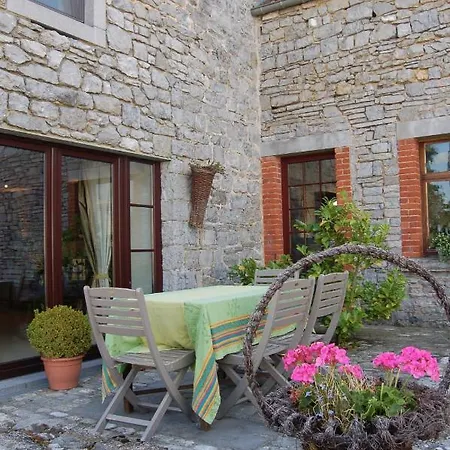 לינה וארוחת בוקר Chession