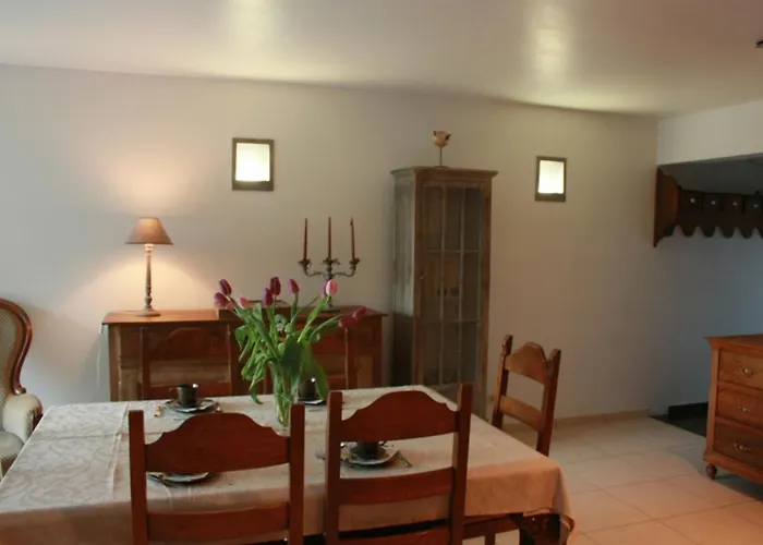 فندق مبيت وإفطار Chession Falaën